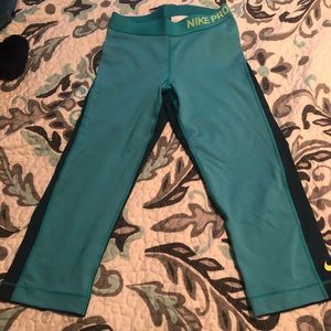Nike Pro Cropped Pants